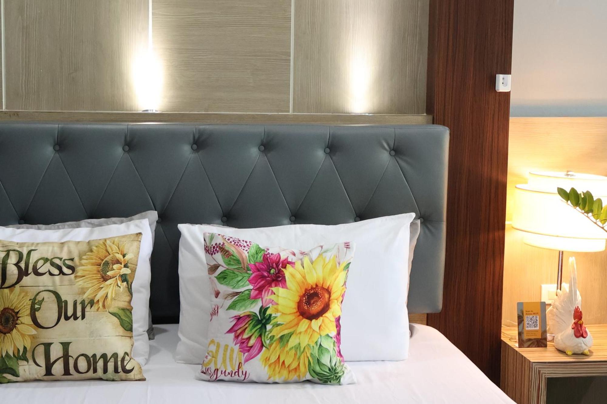 Eat N Sleep Hotell Phuket